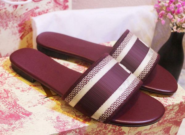2021 luxury fashion designer women's slippers flat shoes summer outdoor floor sliding wedge beach sandals claret letter barefoot embroi, Black
2021 luxury fashion designer women's slippers flat shoes summer outdoor floor sliding wedge beach sandals claret letter barefoot embroi, Black