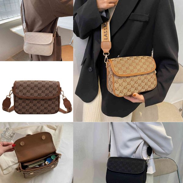 design small bag women's new fashion versatile one shoulder messenger bag small square purses outlet
design small bag women's new fashion versatile one shoulder messenger bag small square purses outlet