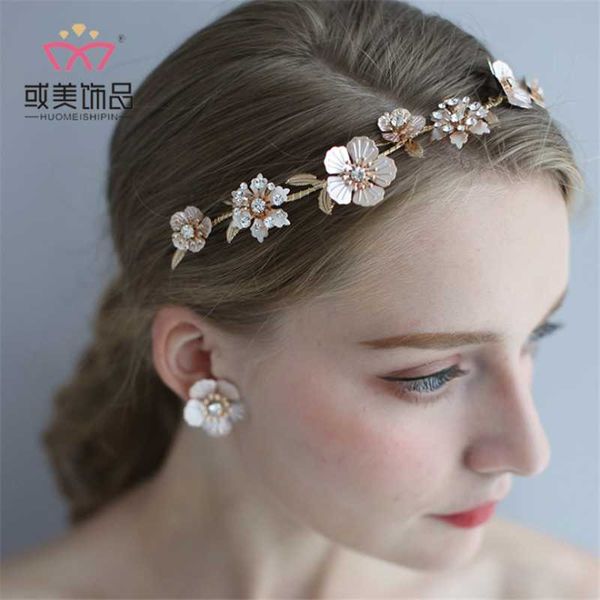 headpieces set of bridal hair comb and earrings rhinestone luxury headband bride to be women wedding accessories, Silver 
headpieces set of bridal hair comb and earrings rhinestone luxury headband bride to be women wedding accessories, Silver