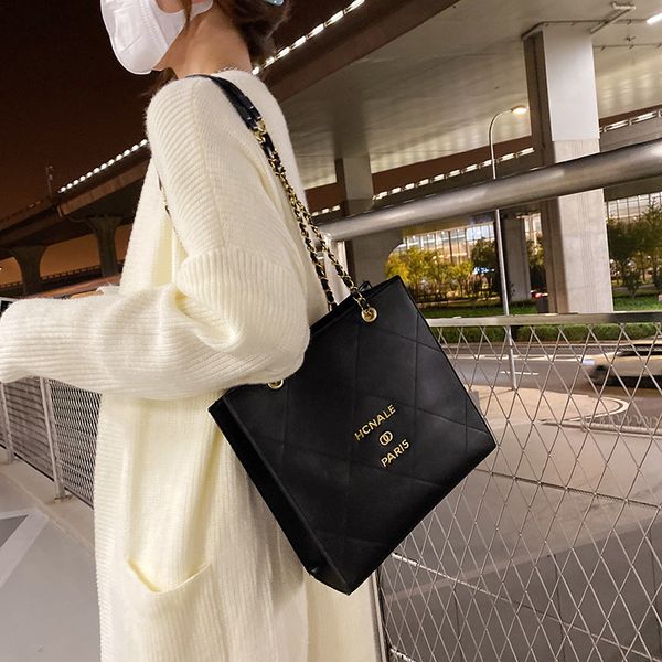 fashion versatile dalingge chain women's bag small fragrance high-capacity tote bag
fashion versatile dalingge chain women's bag small fragrance high-capacity tote bag