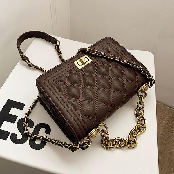 niche design style handbags 2021 fashion messenger bag chain diamond square handbag dual-use width: 21cm shoulder bags
niche design style handbags 2021 fashion messenger bag chain diamond square handbag dual-use width: 21cm shoulder bags