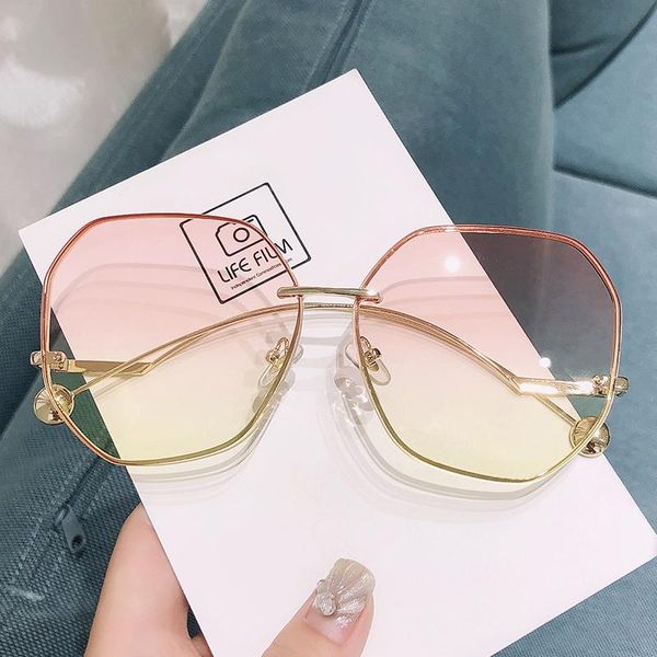 sunglasses fashion ladies female korean uv protection star fresh personality uv400 50541, White;black
sunglasses fashion ladies female korean uv protection star fresh personality uv400 50541, White;black