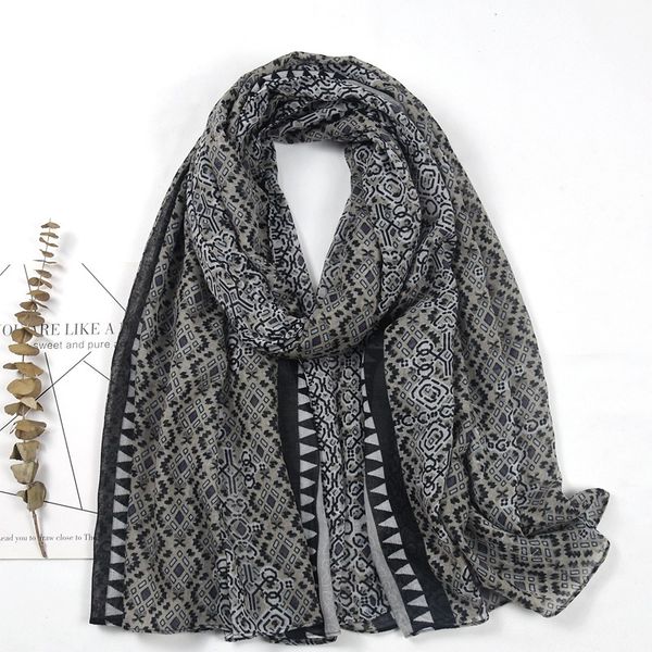 2019 new geometric stripe sunscreen shawl female headdress beach towel cotton linen scarf, Blue;gray
2019 new geometric stripe sunscreen shawl female headdress beach towel cotton linen scarf, Blue;gray