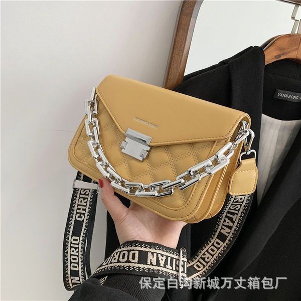factory outlet design chain women's 2021 spring and summer new candy color three-layer bag single shoulder messenger wide shoulder stra
factory outlet design chain women's 2021 spring and summer new candy color three-layer bag single shoulder messenger wide shoulder stra
