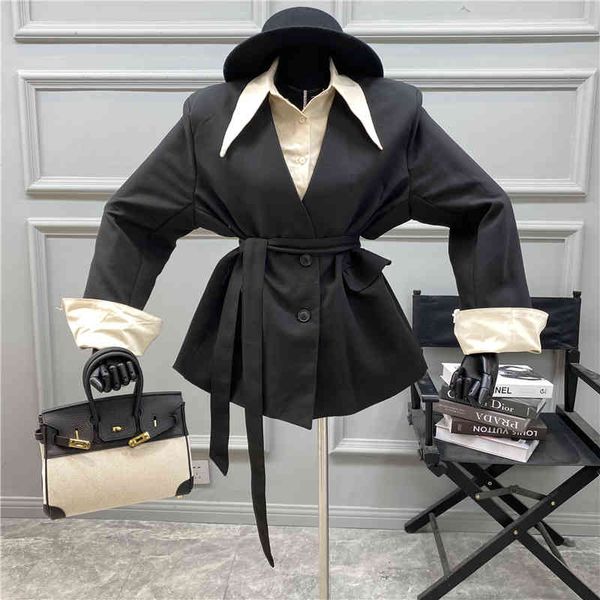 dress 2021 niche foreign design stitch shirt suit two female professional goddess wild temper lasso-up jacket, Black;gray
dress 2021 niche foreign design stitch shirt suit two female professional goddess wild temper lasso-up jacket, Black;gray
