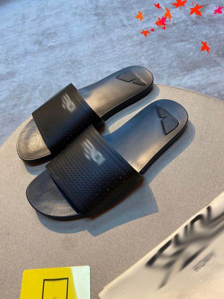 luxurys men slippers designer rubber slides sandal mens designers flat fashion shoes beach flip flops flower with box size 39-45 -g271, Black
luxurys men slippers designer rubber slides sandal mens designers flat fashion shoes beach flip flops flower with box size 39-45 -g271, Black