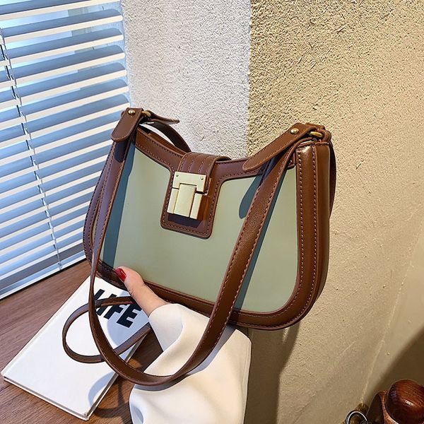 texture one shoulder underarm women's 2022 new autumn and winter versatile messenger foreign style contrast color small square bag
texture one shoulder underarm women's 2022 new autumn and winter versatile messenger foreign style contrast color small square bag