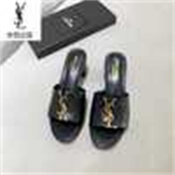 slippers men mules designer luxury pumps women high slides heels loafers sandals ballerinas sneakers dress shoes d8ky, Black;white
slippers men mules designer luxury pumps women high slides heels loafers sandals ballerinas sneakers dress shoes d8ky, Black;white