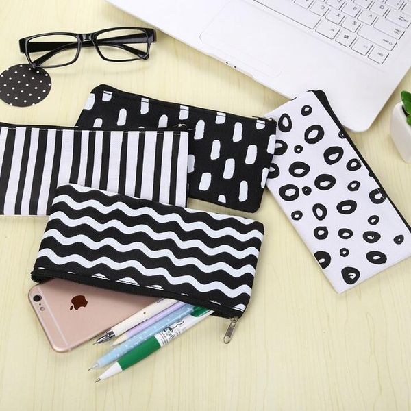 pencil bags 1pcs/lot classic smiple school supplies stationery black and white box pencilcase
pencil bags 1pcs/lot classic smiple school supplies stationery black and white box pencilcase
