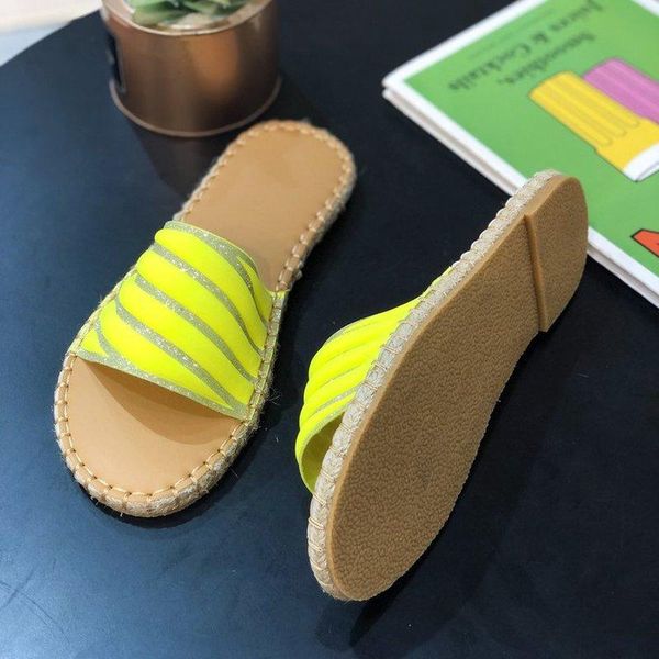clear shine bling beach slippers summer flat women shoes woman rainbow colorful slides 2021 flip flops plus size, Black
clear shine bling beach slippers summer flat women shoes woman rainbow colorful slides 2021 flip flops plus size, Black