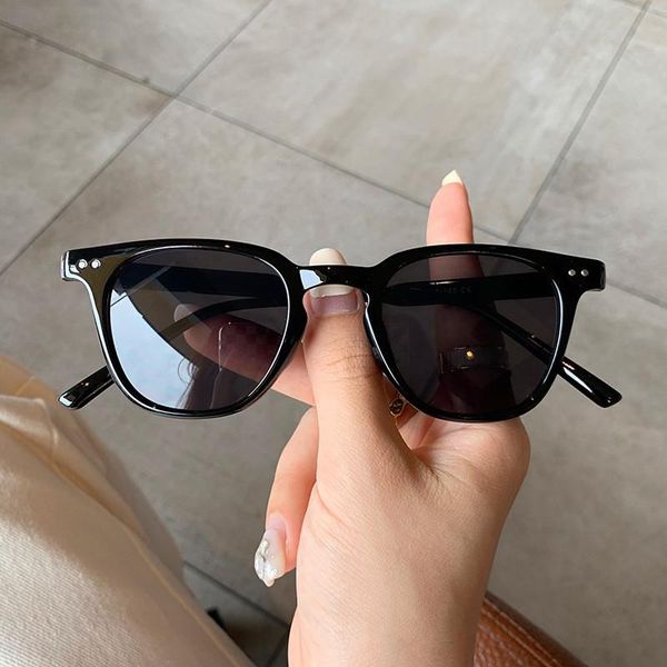 sunglasses 2021 small square one peice for women black glasses men elegant classic fashion trend retro shade, White;black
sunglasses 2021 small square one peice for women black glasses men elegant classic fashion trend retro shade, White;black