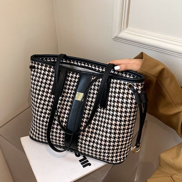 hangbags portable large bag women's autumn 2021 single shoulder fashion trend capacity checkered tote women
hangbags portable large bag women's autumn 2021 single shoulder fashion trend capacity checkered tote women
