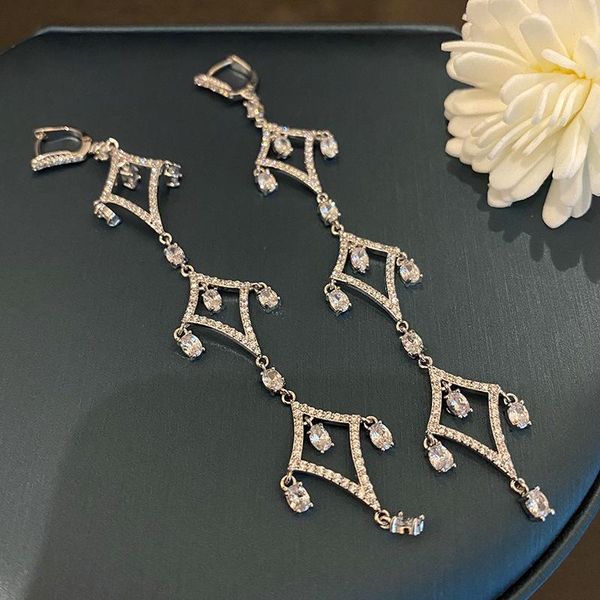 dangle & chandelier line diamond inlaid zircon long fringe earrings female ear clip, Silver
dangle & chandelier line diamond inlaid zircon long fringe earrings female ear clip, Silver