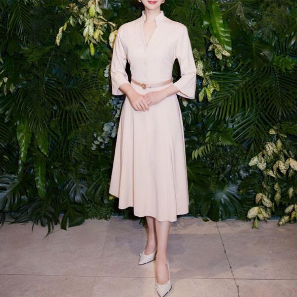 casual dresses 2021 autumn dress fashion runway pink single breasted flare sleeve with belt elegant party, Black;gray
casual dresses 2021 autumn dress fashion runway pink single breasted flare sleeve with belt elegant party, Black;gray