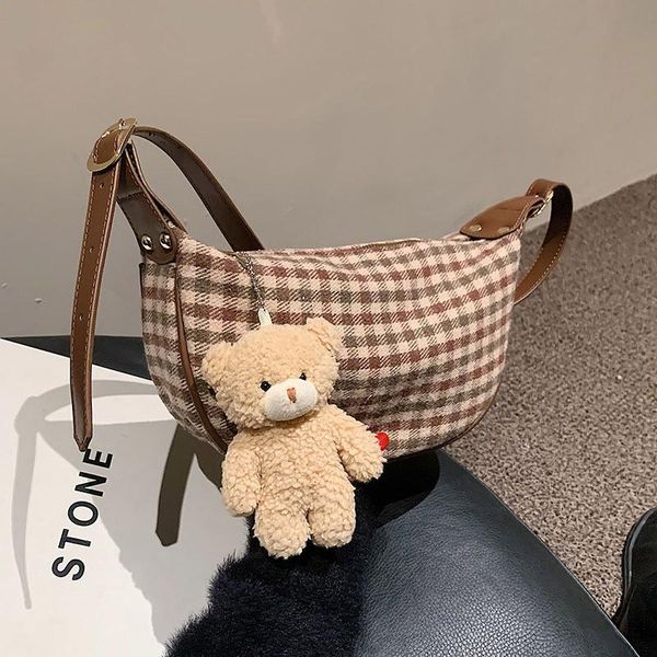 evening bags 2021 winter lady shoulder with pendant fashion trend handbags crossbody bag for women casual travel shopping female
evening bags 2021 winter lady shoulder with pendant fashion trend handbags crossbody bag for women casual travel shopping female