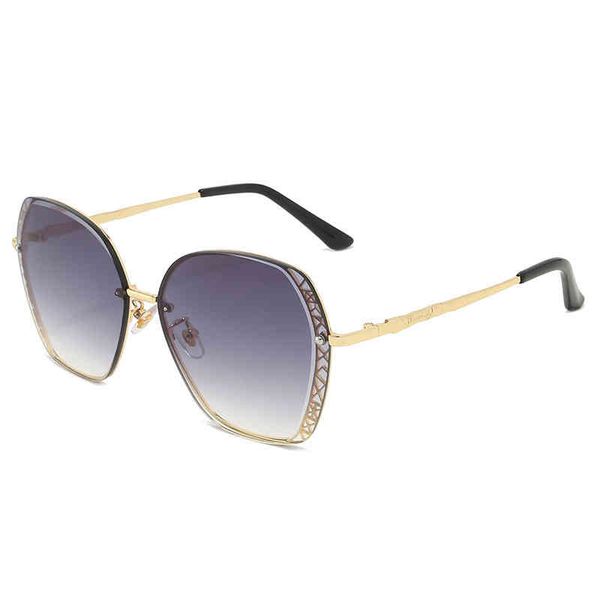 2021 new metal hollow out fashion anti ultraviolet sunglass women's fashion street shooting net red sunglass, White;black
2021 new metal hollow out fashion anti ultraviolet sunglass women's fashion street shooting net red sunglass, White;black