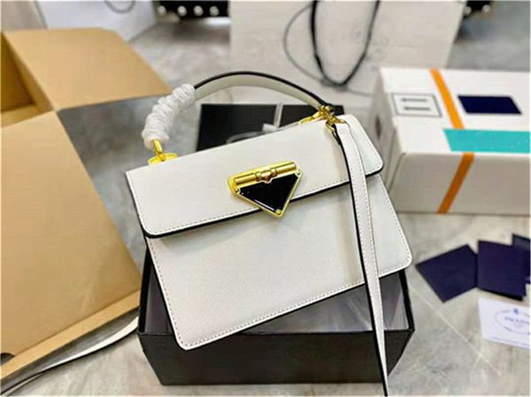 2021 box bags triangle logo luxury lady designer handbag one-shoulder diagonal bag electroplating hardware very fashionable high-end versati
2021 box bags triangle logo luxury lady designer handbag one-shoulder diagonal bag electroplating hardware very fashionable high-end versati