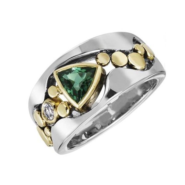 wedding rings trendy triangular green crystal stone ring for women vintage hollow out design band sweet birthday gift, Slivery;golden
wedding rings trendy triangular green crystal stone ring for women vintage hollow out design band sweet birthday gift, Slivery;golden