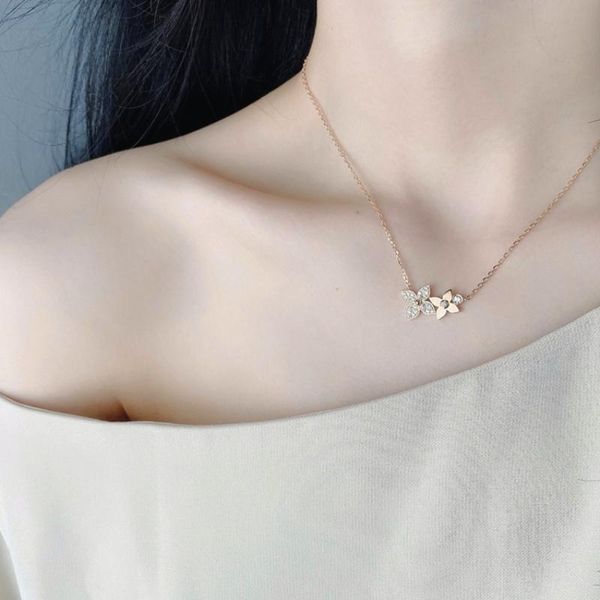 s925 silver four-leaf clover flower full diamond necklace bracelet classic high-quality fashion jewelry that ladies like to wear
s925 silver four-leaf clover flower full diamond necklace bracelet classic high-quality fashion jewelry that ladies like to wear