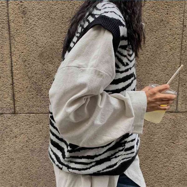 vest loose v-neck sweater women korean retro knitted spring and autumn outer wear 210427, White;black
vest loose v-neck sweater women korean retro knitted spring and autumn outer wear 210427, White;black