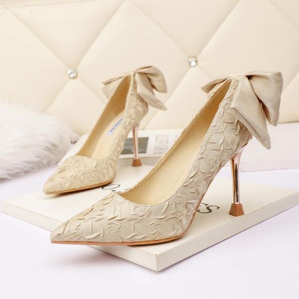 dress shoes butterfly-knot heels women pumps luxury pointed toe slides shallow slip on stilettos high heel silk zapatos de mujer, Black
dress shoes butterfly-knot heels women pumps luxury pointed toe slides shallow slip on stilettos high heel silk zapatos de mujer, Black