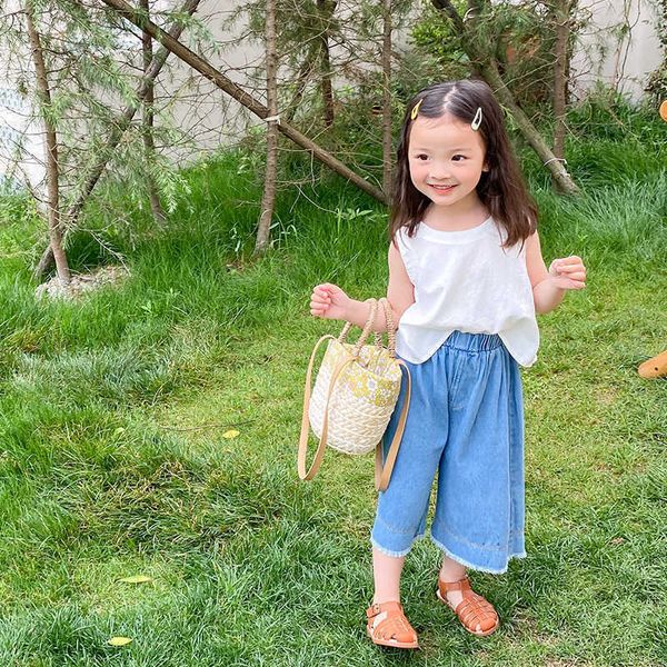 summer girls fashion outfits 3 colors cute vest and wide leg pants 2pcs sets kids clothes 210615, White
summer girls fashion outfits 3 colors cute vest and wide leg pants 2pcs sets kids clothes 210615, White