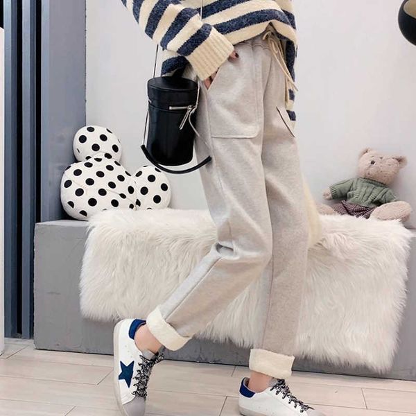 winter woolen casual pants lambswool pant loose high waist casual vertical soft pleated 210531, Black;white
winter woolen casual pants lambswool pant loose high waist casual vertical soft pleated 210531, Black;white