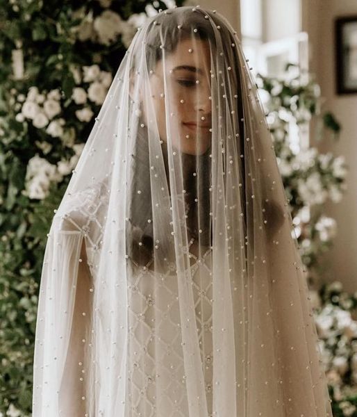 bridal veils 2021 white/ivory wedding veil with comb two-layer cathedral length pearls velos de noiva face-covered 80+400cm, Black
bridal veils 2021 white/ivory wedding veil with comb two-layer cathedral length pearls velos de noiva face-covered 80+400cm, Black