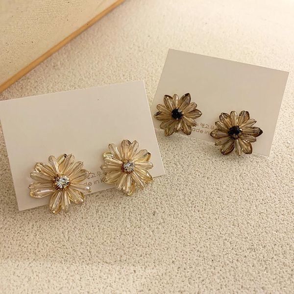 70%off 925 silver needle korean foreign style white camellia hand designed crystal tawny daisy flower earrings nk73, Golden;silver
70%off 925 silver needle korean foreign style white camellia hand designed crystal tawny daisy flower earrings nk73, Golden;silver
