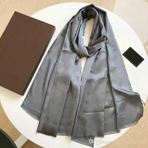 2021 classic silk scarf women designer scarf letter women and mens spring and autumn thin scarves and wraps size 180x90cm, Blue;gray
2021 classic silk scarf women designer scarf letter women and mens spring and autumn thin scarves and wraps size 180x90cm, Blue;gray