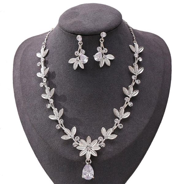 earrings & necklace luxury elegant crystal flower bridal jewelry sets silver gold color alloy rhinestone teardrop earring for women
earrings & necklace luxury elegant crystal flower bridal jewelry sets silver gold color alloy rhinestone teardrop earring for women