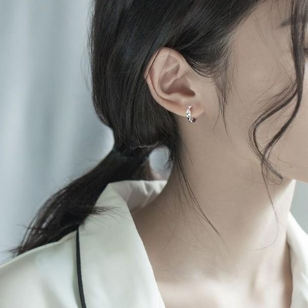 hoop & huggie wave twist shape earrings for women simple geometric silver plated party earring fashion daily wear jewelry, Golden;silver
hoop & huggie wave twist shape earrings for women simple geometric silver plated party earring fashion daily wear jewelry, Golden;silver