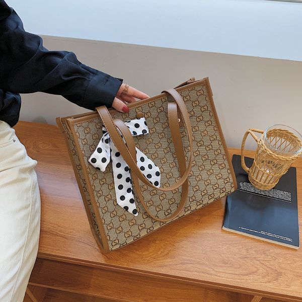 outlet online 70% off sale commuter bag women 2021 new fashion armpit tote bag shaped single shoulder net red large capacity portable women&
outlet online 70% off sale commuter bag women 2021 new fashion armpit tote bag shaped single shoulder net red large capacity portable women&