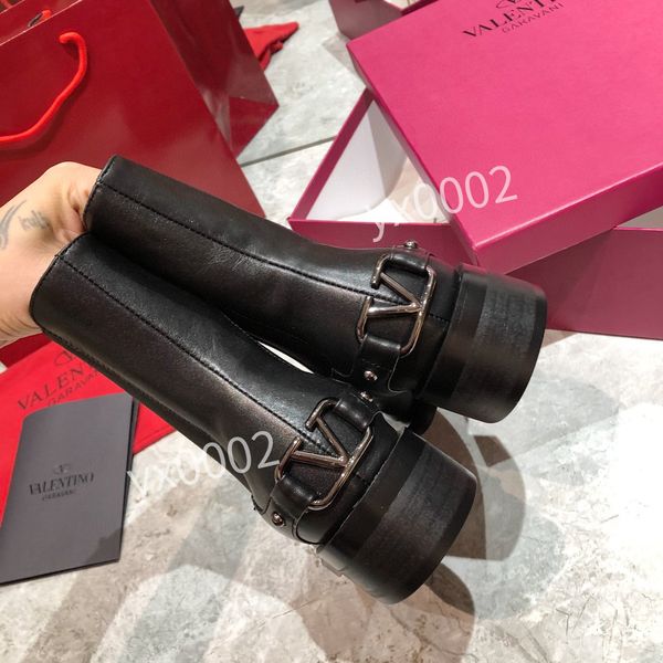fashion leather star womens shoes short autumn winter ankle designer boot western martin boots size;35-41, Black
fashion leather star womens shoes short autumn winter ankle designer boot western martin boots size;35-41, Black
