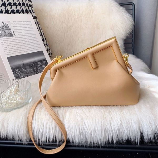 designer bag fend luxurys handbag f family messenger single shoulder clip dinner hand female first cz
designer bag fend luxurys handbag f family messenger single shoulder clip dinner hand female first cz