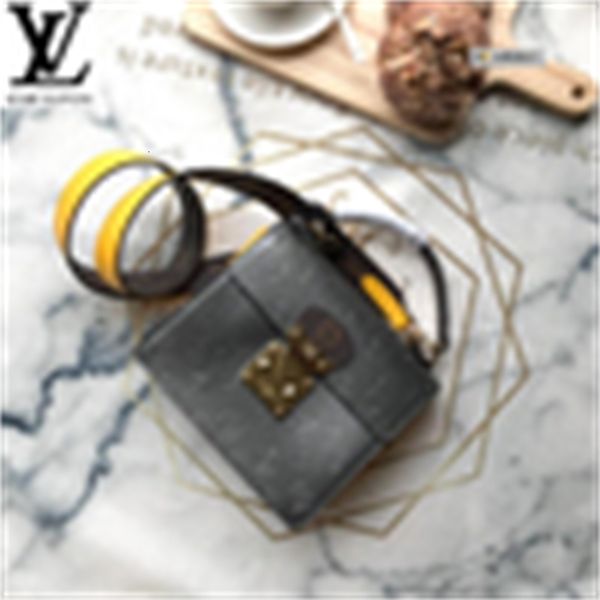 totes luxury axtm silver m90376(edda) women handbags iconic bags handles shoulder bags brand cross body bag clutches evening designer, Red;black
totes luxury axtm silver m90376(edda) women handbags iconic bags handles shoulder bags brand cross body bag clutches evening designer, Red;black