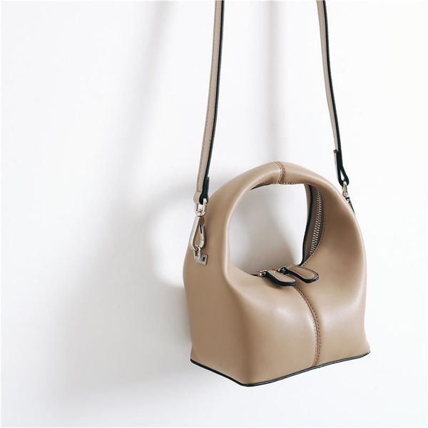 evening bags fashion female shoulder genuine leather small women messenger bag 2021 dumplings crossbody for womens bolsas feminina
evening bags fashion female shoulder genuine leather small women messenger bag 2021 dumplings crossbody for womens bolsas feminina