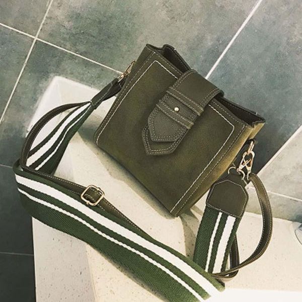 small square bag girl 2021 wide shoulder strap bucket pail single inclined c095 bags
small square bag girl 2021 wide shoulder strap bucket pail single inclined c095 bags