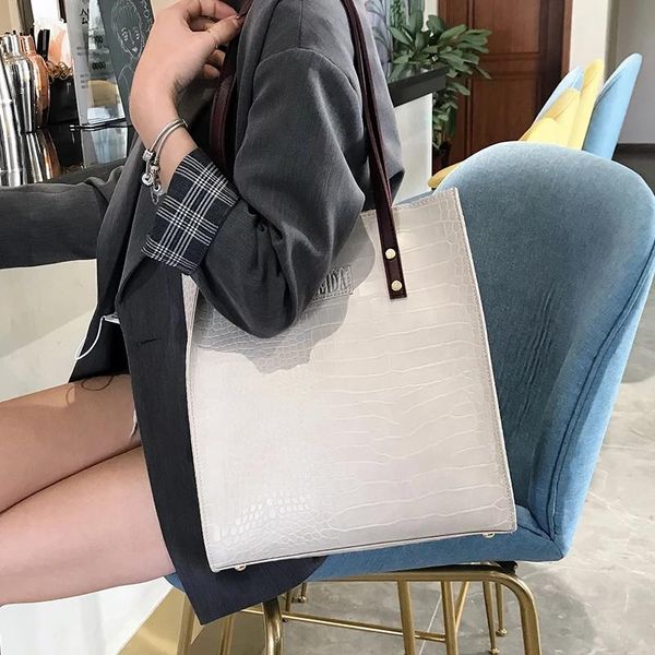 evening bags fashion crocodile pattern women handbag leather ladies hand luxury handbags designer shoulder bag for 2021
evening bags fashion crocodile pattern women handbag leather ladies hand luxury handbags designer shoulder bag for 2021