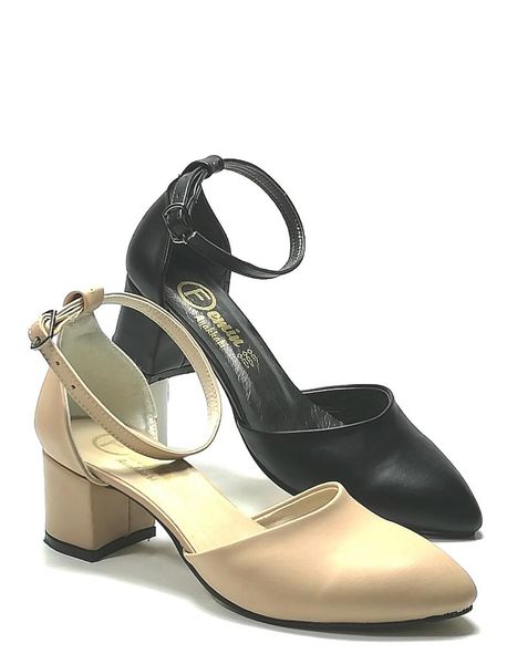 dress shoes woman. black and beige color. summer sandals. super model for office, wedding, party. 5 cm heel. season. luxury.
dress shoes woman. black and beige color. summer sandals. super model for office, wedding, party. 5 cm heel. season. luxury.