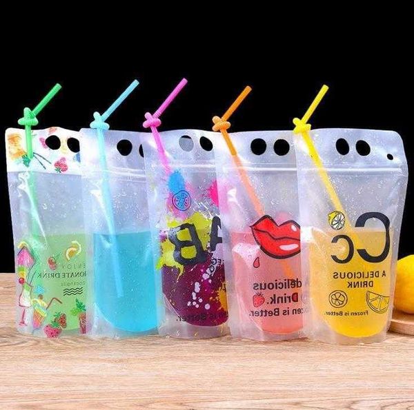 1000pcs 500ml new design plastic drink packaging bag pouch for beverage juice milk coffee, with handle and holes for straw
1000pcs 500ml new design plastic drink packaging bag pouch for beverage juice milk coffee, with handle and holes for straw