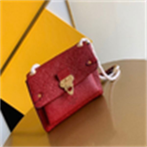 handbags cross r60c m44553 embossed chain bag women brand iconic bags handles shoulder bags totes designer body bag luxury clutches evening, Red;black
handbags cross r60c m44553 embossed chain bag women brand iconic bags handles shoulder bags totes designer body bag luxury clutches evening, Red;black