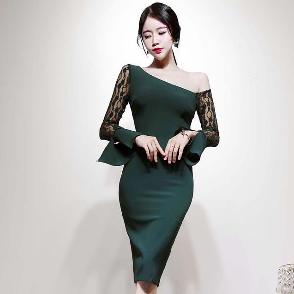 slash-neck lace sleeve women bodycon dress dark green side split cold-shoulder midi female party vestidos 210515, Black;gray
slash-neck lace sleeve women bodycon dress dark green side split cold-shoulder midi female party vestidos 210515, Black;gray