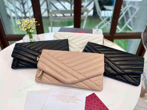gift box packaging designer women's fashion all-match four-color one-shoulder messenger bag size 26*15cm
gift box packaging designer women's fashion all-match four-color one-shoulder messenger bag size 26*15cm