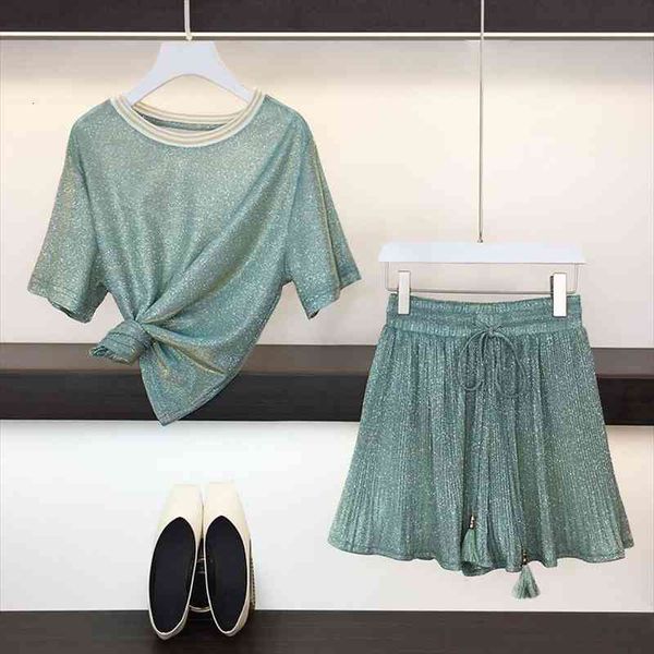 sweet summer two piece set fashion women green bling short sleeve loose t-shirt suits pleated wide-leg shorts set, Gray
sweet summer two piece set fashion women green bling short sleeve loose t-shirt suits pleated wide-leg shorts set, Gray