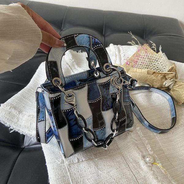 design jewelry net red portable female summer new fashion rivet messenger korean personalized single tote bag pu
design jewelry net red portable female summer new fashion rivet messenger korean personalized single tote bag pu