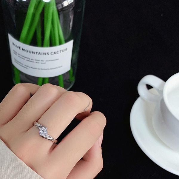 wedding rings sparkling zircon for engagement open design adjustable finger women 2021 arrival luxury jewelry, Slivery;golden
wedding rings sparkling zircon for engagement open design adjustable finger women 2021 arrival luxury jewelry, Slivery;golden