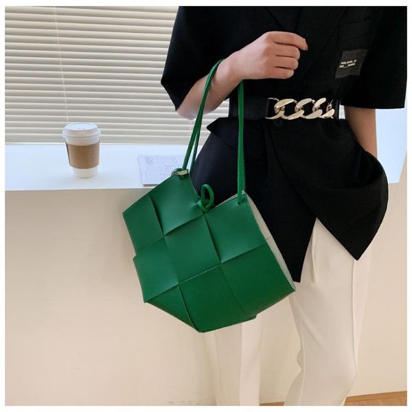 evening bags weaving large capacity big pu leather shoulder for women 2021 autumn trend female green handbags purses crossbody tote
evening bags weaving large capacity big pu leather shoulder for women 2021 autumn trend female green handbags purses crossbody tote