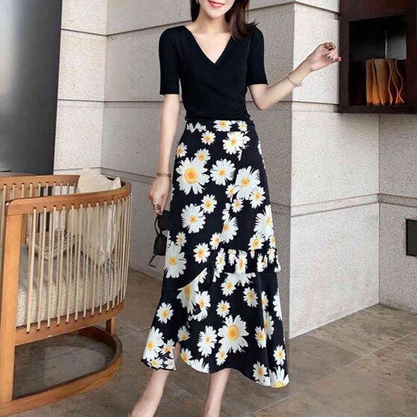 elasticity in v short floral impression half feminine skirt of quality pieces, Black
elasticity in v short floral impression half feminine skirt of quality pieces, Black