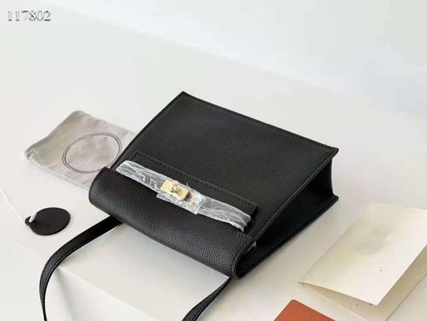 bag holdersuper women's designer cowhide shoulder bag gift box, package size 22cmhandbag hook
bag holdersuper women's designer cowhide shoulder bag gift box, package size 22cmhandbag hook